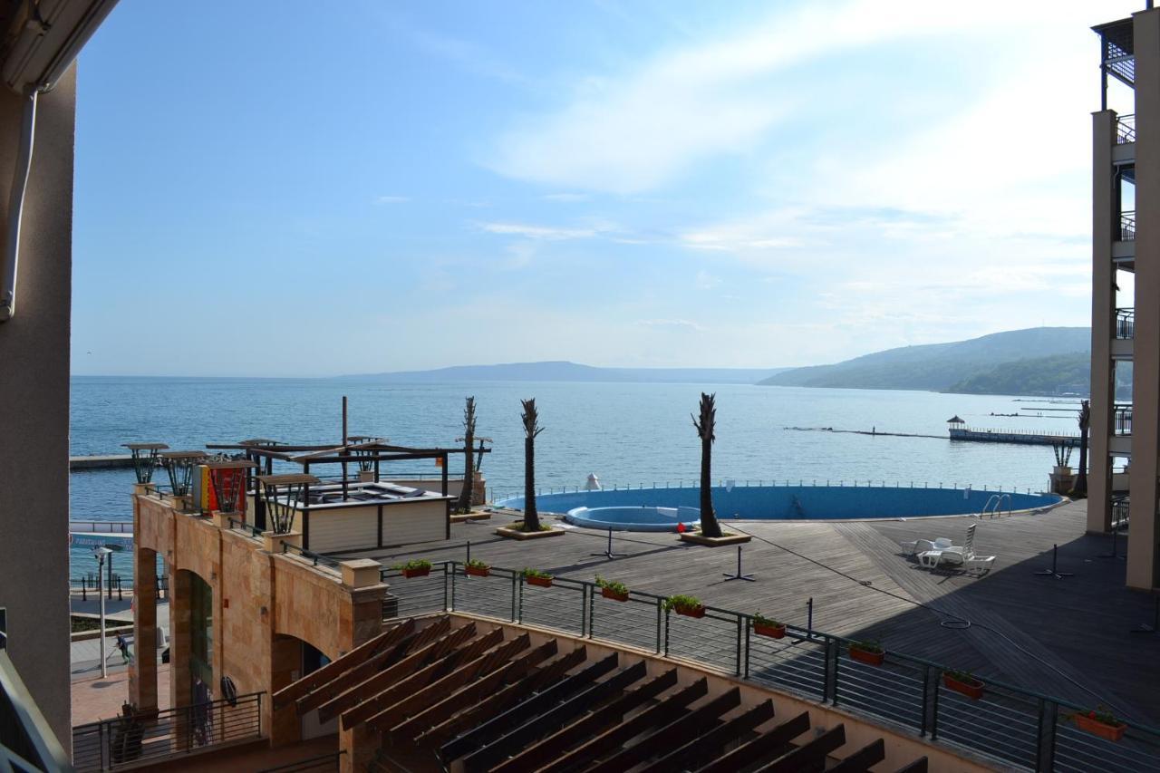 Port Balchik Apartment Exterior photo